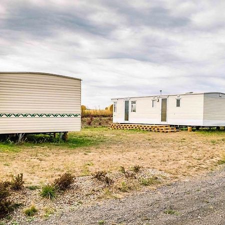 Готель Mobilheimy Camp Dlouha Mile Рожмітал под Чемшінем Екстер'єр фото