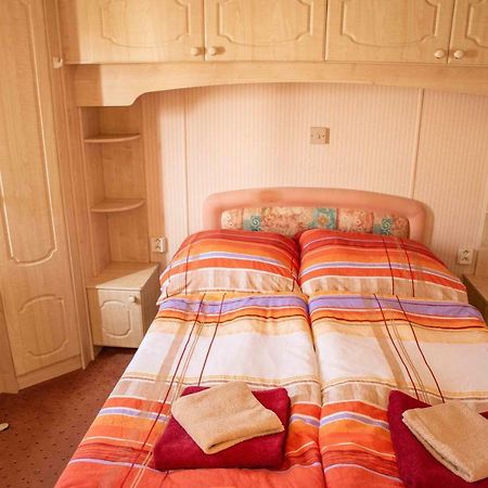 Готель Mobilheimy Camp Dlouha Mile Рожмітал под Чемшінем Екстер'єр фото