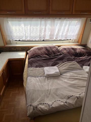 Готель Mobilheimy Camp Dlouha Mile Рожмітал под Чемшінем Екстер'єр фото