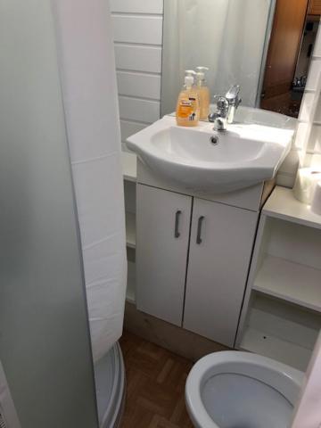 Готель Mobilheimy Camp Dlouha Mile Рожмітал под Чемшінем Екстер'єр фото