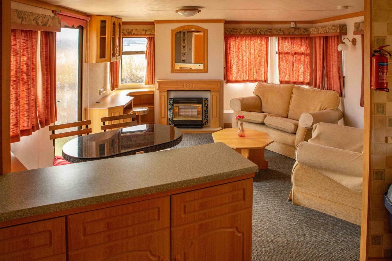 Готель Mobilheimy Camp Dlouha Mile Рожмітал под Чемшінем Екстер'єр фото