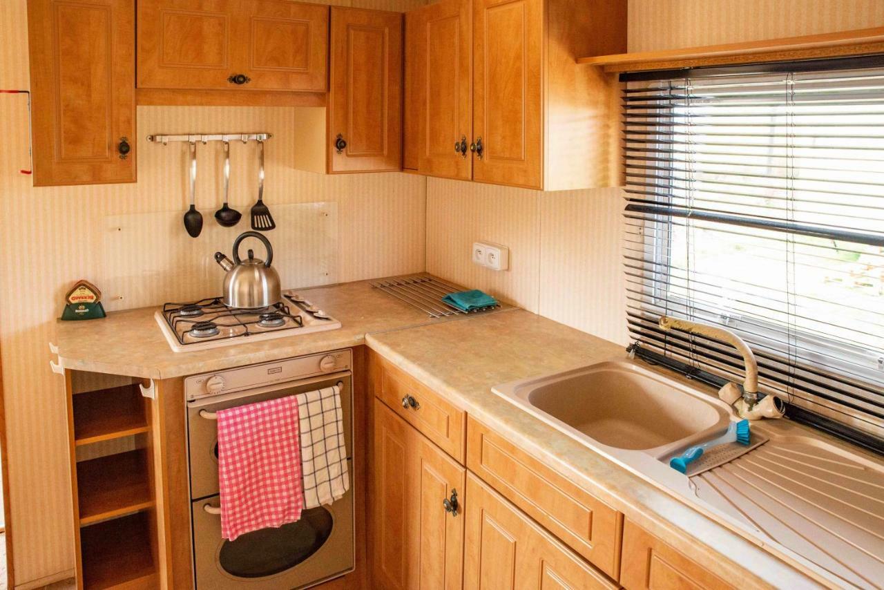 Готель Mobilheimy Camp Dlouha Mile Рожмітал под Чемшінем Екстер'єр фото
